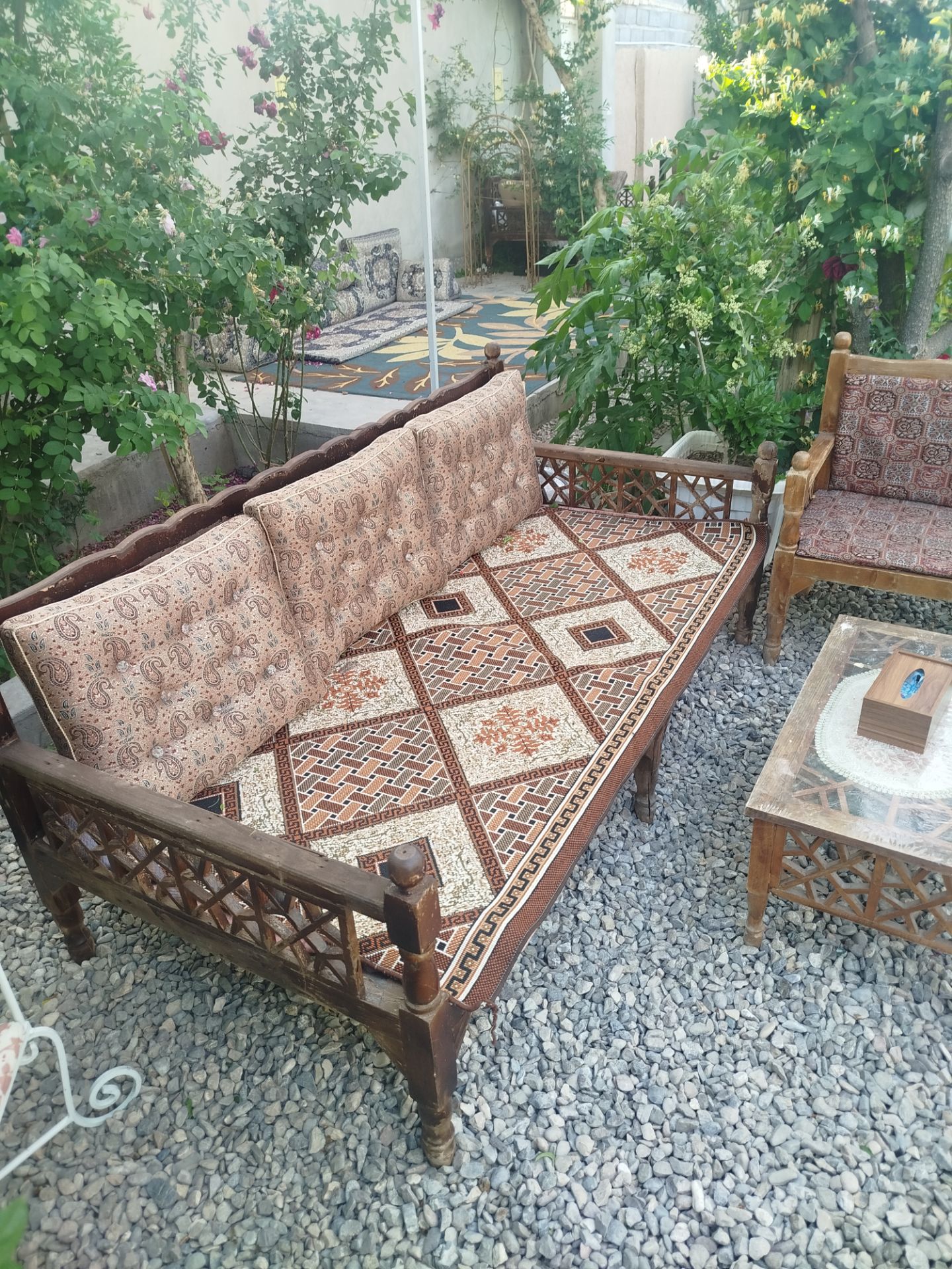 تخت بوم